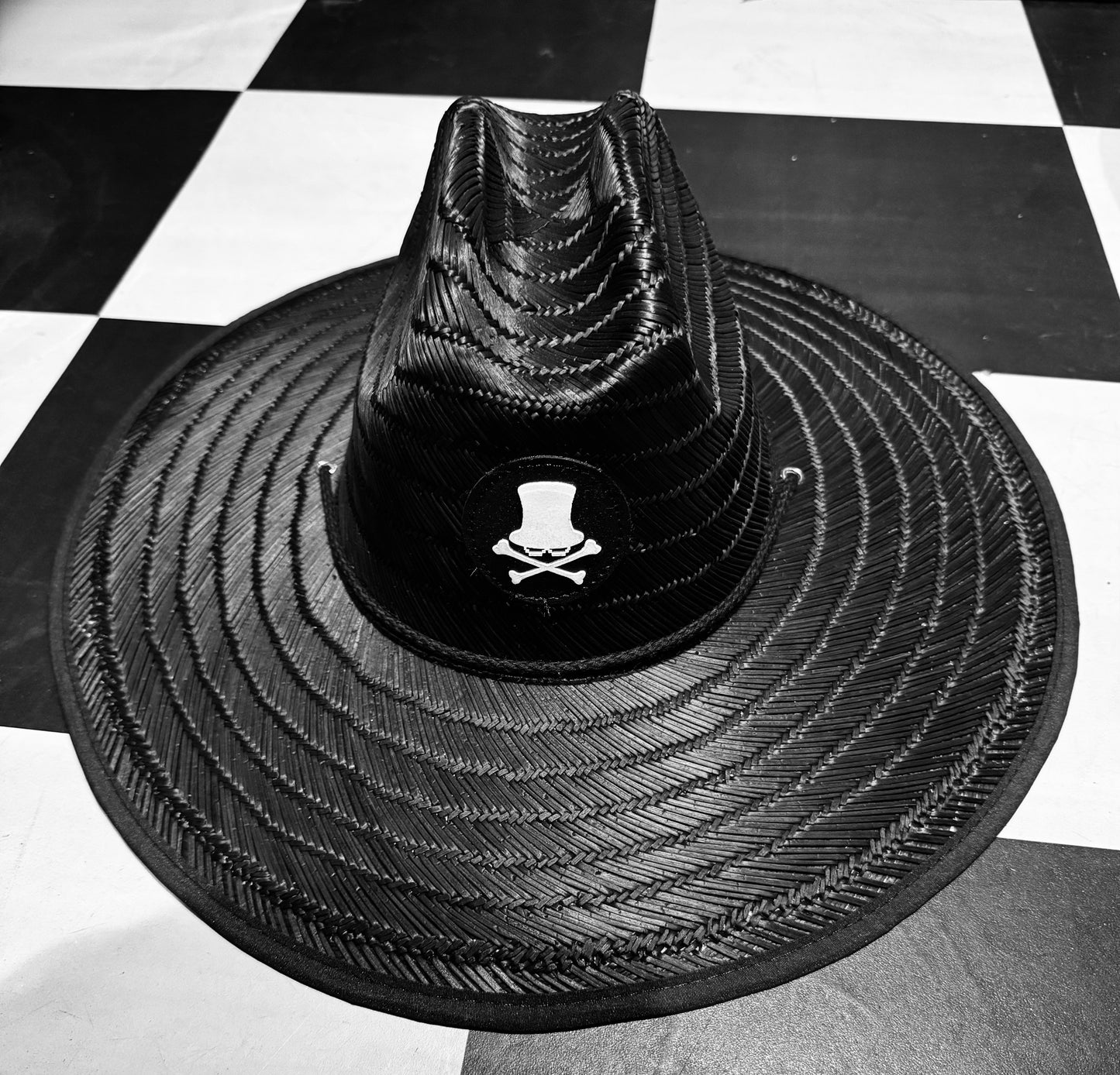 Chapéu de palha preto